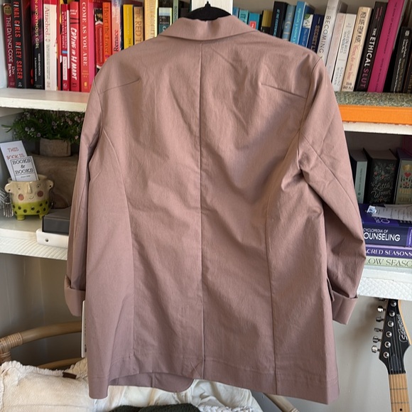 Lululemon NWT Blazer - Picture 4 of 5